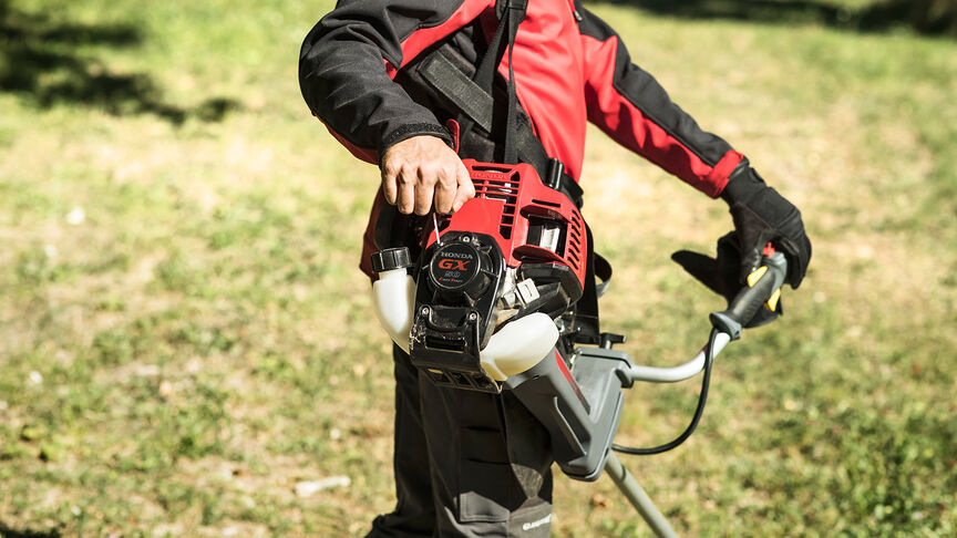 Systém Tap & Go pro nepřerušované sečení a robustní kovový nůž