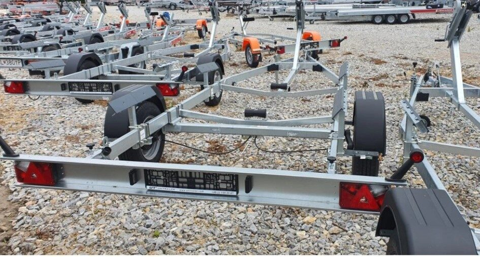 TEMADED Boat ECO B13/071/21 V lodní přívěs 1300 kg