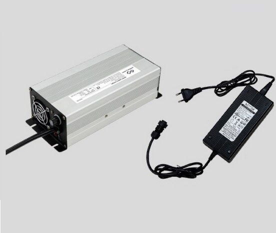 Nabíječka standardní pro SPIRIT 1.0 - pro 230 V / zásuvka