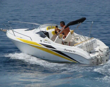 OLYMPIA YACHT 570 HOLIDAY motorový člun s nadstandardní výbavou