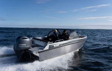 BUSTER XXL 2024 motorový člun hliníkový 6,25 m + YAMAHA F150 XC