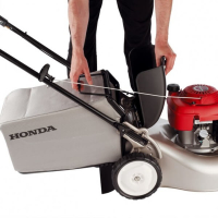 HONDA HRG 466 SKEH benzinová sekačka 46cm, autosytič, pojezd + olej zdarma