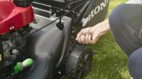 HONDA HRN 536 VK - benzinová sekačka 53cm, autosytič, variabilní rychlost pojezdu, Versamow mulčování