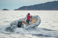 Bombard Sunrider 550 Strongan nafukovací člun světle šedý / Pebble s přísl.