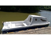 AQUA SYBB Rybářský člun TISZA TFBF-06 ze sklolaminátu s dvojitým dnem, s kabinou - 550x160x58cm