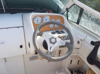 CHRIS CRAFT 232 CROWN kajutová motorová jachta s kuchyní a koupelnou