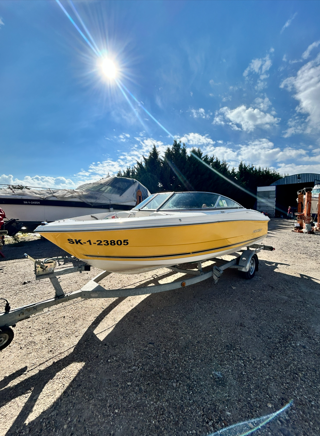 Motorový člun Monterey 180 FS (2005) s přívěsem