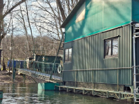HOUSEBOAT NA PRODEJ – jedinečné bydlení přímo na vodě v Komárně