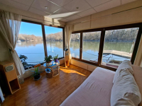 HOUSEBOAT NA PRODEJ – jedinečné bydlení přímo na vodě v Komárně
