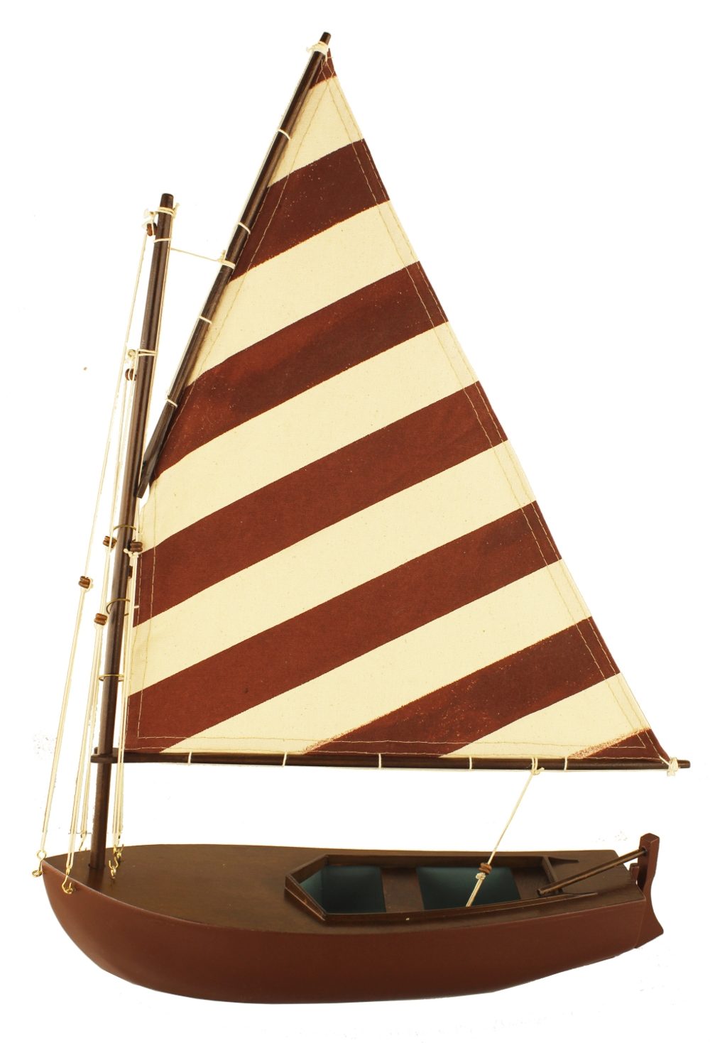 Model plachetnice dřevěný s látkovými plachtami, červenohnědý – 35 × 11 × 50 cm