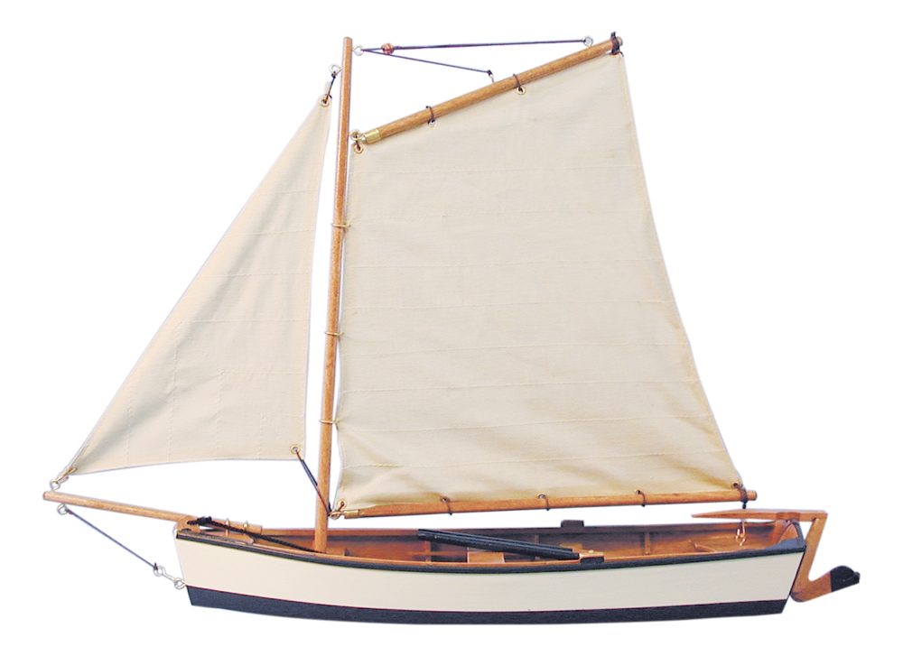 Model rybářské lodě dřevěný s látkovými plachtami – délka 45 cm