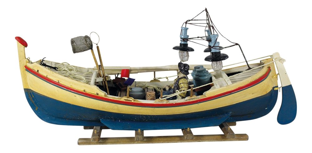 Model rybářské lodě dřevěný s detaily – délka 47 cm