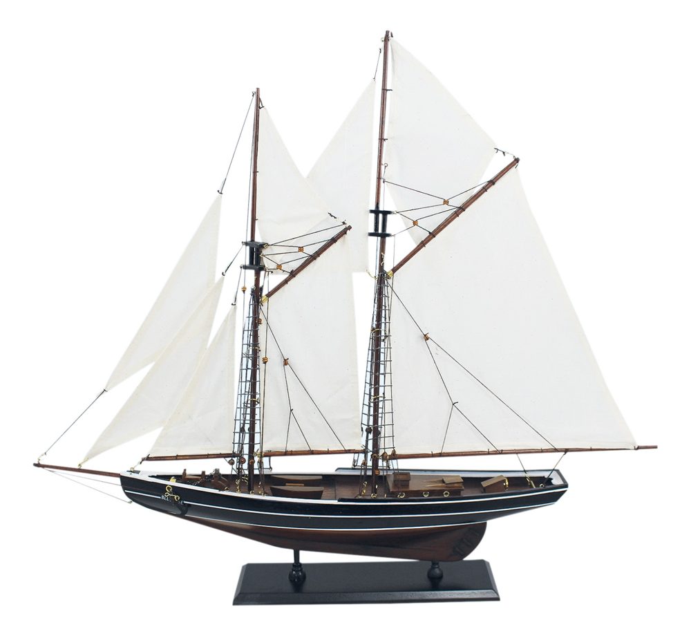 Model plachetnice Bluenose, dřevo s látkovými plachtami – délka 74 cm, výška 66 cm