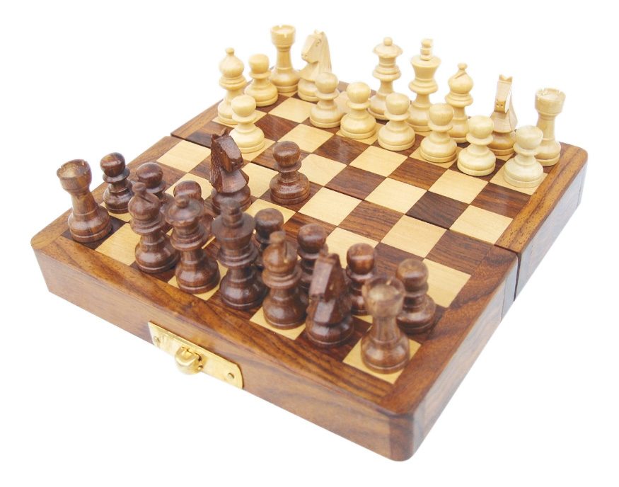 Magnetické šachy ve skládací krabičce, dřevo – 12,5 × 12,5 cm