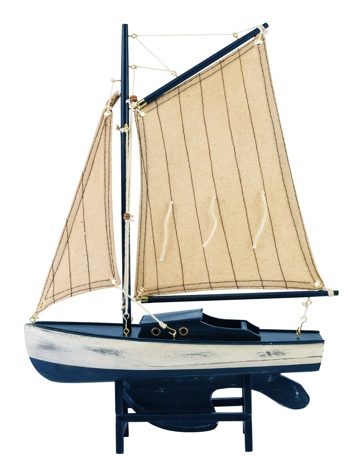 Model plachetnice, dřevo s látkovými plachtami, tmavě modrá – délka 25 cm, výška 36 cm