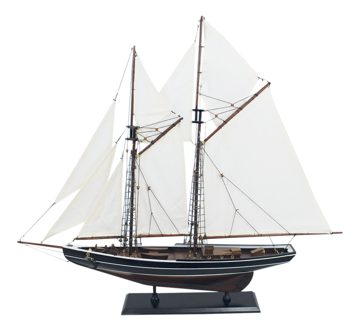 Model plachetnice Bluenose, dřevo s látkovými plachtami – délka 74 cm, výška 66 cm