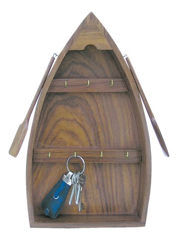 Věšák na klíče ve tvaru lodi, dřevo – 22 × 37,5 × 6 cm
