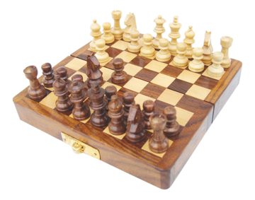 Magnetické šachy ve skládací krabičce, dřevo – 12,5 × 12,5 cm