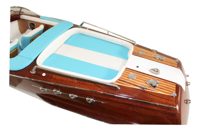 Model motorového člunu ze dřeva, kovu a kůže – délka 51 cm