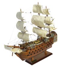 Model válečné lodi HMS Victory ze dřeva a kovu – 49 × 16,5 × 44 cm