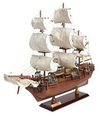 Model obchodní lodi HMS Bounty ze dřeva a kovu – 49 × 16,5 × 44 cm