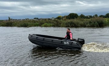 WHALY 380 plastový člun z polyethylenu - 3,80 m, 168 kg