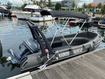 WHALY 400 plastový člun z polyethylenu - 3,95 m, 210 kg