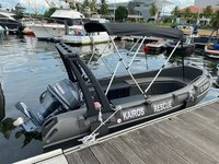 WHALY 400 plastový člun z polyethylenu - 3,95 m, 210 kg