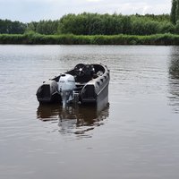WHALY 400 plastový člun z polyethylenu - 3,95 m, 210 kg