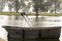 WHALY 450 CLASSIC plastový člun z polyethylenu - 4,37 m, 390 kg