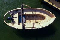 WHALY 450 CLASSIC plastový člun z polyethylenu - 4,37 m, 390 kg