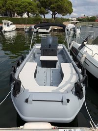 WHALY 620 plastový člun z polyethylenu - 6,20 m, 630 kg