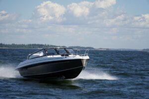 YAMARIN CROSS 75 BR 2024 motorový člun hliníkový + YAMAHA F300 XCB - Obrázek 9