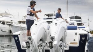 YAMAHA F300 US2 (SBW) závěsný lodní motor bílý - délka hřídele 30" / 76,2 cm - Obrázek 11