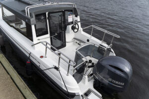 YAMARIN CROSS 60 CABIN 2024 motorový člun hliníkový + YAMAHA F115XB - Obrázek 9