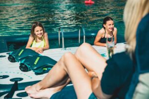 JOBE INFINITY SEASCOOTER podvodní skútr s taškou a šnorchlovací soupravou - Obrázek 11