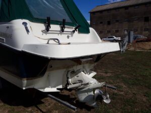 CROWNLINE 26 kajutová motorová yachta s přívesem - Obrázek 5