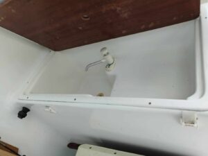 BENETEAU ANTARES 6.2 kajutový motorový člun - rok výroby 1999 - Obrázek 8