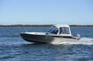 BUSTER M2 2024 motorový člun s dvěma konzolami 4,86 m + YAMAHA F40 FETL - Obrázek 12