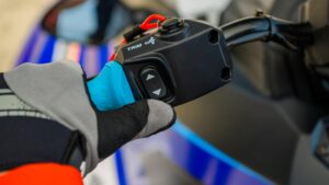 YAMAHA JetBlaster vodní skútr - Obrázek 10