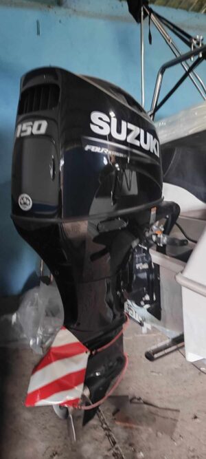 BARRACUDA 585 DC motorový člun s motorem SUZUKI DF 150 - r.v.2022 - Obrázek 5