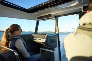 BUSTER MAGNUM CABIN 2024 motorový člun hliníkový 7,58 m + YAMAHA F300 XCB - Obrázek 15