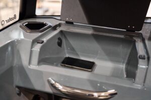 BUSTER MAGNUM CABIN 2024 motorový člun hliníkový 7,58 m + YAMAHA F300 XCB - Obrázek 16