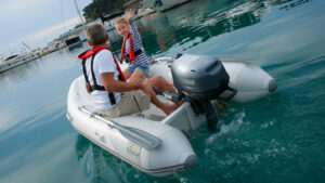 YAMAHA F6 SMHA závěsný lodní motor - objem 139 ccm3 (staré označení F6 CMHS) - Obrázek 3