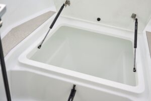 BUSTER MAGNUM CABIN 2024 motorový člun hliníkový 7,58 m + YAMAHA F300 XCB - Obrázek 22