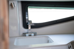 YAMARIN 80 DC 2024 motorový člun - Obrázek 26