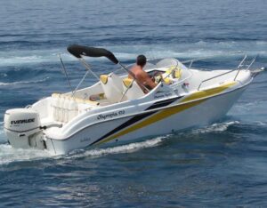 OLYMPIA YACHT 570 HOLIDAY motorový člun s nadstandardní výbavou - Obrázek 3