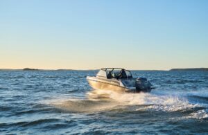 BUSTER MAGNUM 2024 motorový člun hliníkový 7,20 m + YAMAHA F225 XCB - Obrázek 4