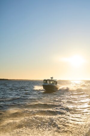 BUSTER MAGNUM CABIN 2024 motorový člun hliníkový 7,58 m + YAMAHA F300 XCB - Obrázek 5