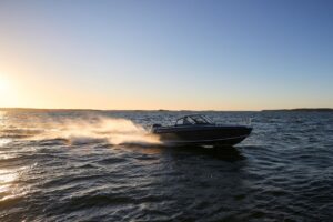 BUSTER MAGNUM 2024 motorový člun hliníkový 7,20 m + YAMAHA F225 XCB - Obrázek 6